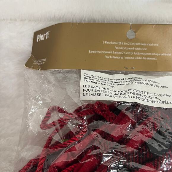 Sealed Pier 1 Pennant Banner Merry Christmas Buffalo Plaid Burlap w/Holly Accent - Picture 4 of 5